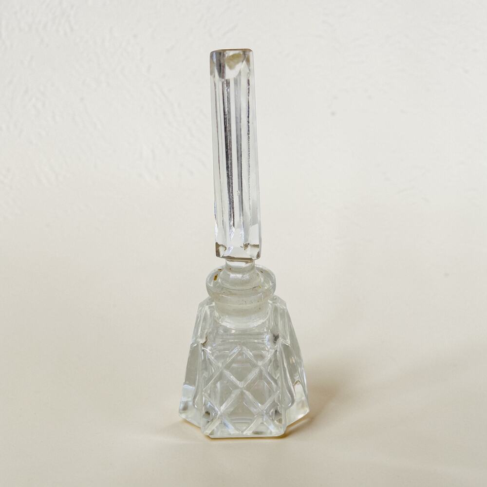 VINTAGE Bohemian Art Deco Cut Clear Geometric Cut Glass Perfume Bottle w/Topper